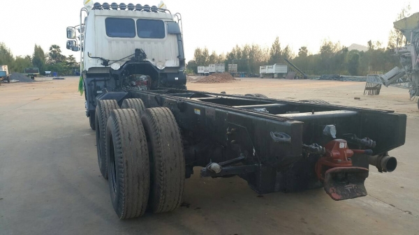 ขายด่วนสิบล้อสองเพลาหัวคัสซี 1Jสมอทองเครื่อง260แรงปี45 สภาพสวยพร้อมใช้