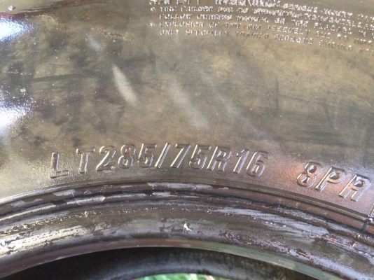 ยาง maxxis mud 285/75/16. ปี 14 ยาง maxxis mud 285/75/16. ปี 14