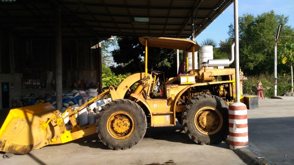 ขายด่วนรถตักล้อยาง