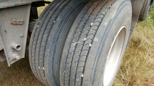 ขายหางพ่วง  สามมิต  3  เพลา. ยัด  ปี 47.    สนใจติดต่อ  081 - 6079515