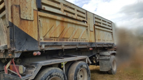 ขายหางพ่วง  สามมิต  3  เพลา. ยัด  ปี 47.    สนใจติดต่อ  081 - 6079515