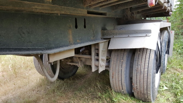 ขายหางพ่วง  สามมิต  3  เพลา. ยัด  ปี 47.    สนใจติดต่อ  081 - 6079515