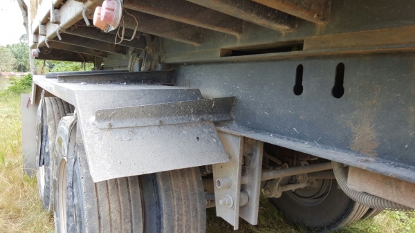 ขายหางพ่วง  สามมิต  3  เพลา. ยัด  ปี 47.    สนใจติดต่อ  081 - 6079515