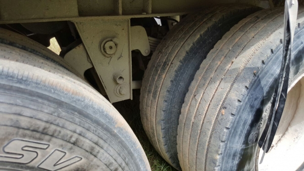 ขายหางพ่วง  สามมิต  3  เพลา. ยัด  ปี 47.    สนใจติดต่อ  081 - 6079515