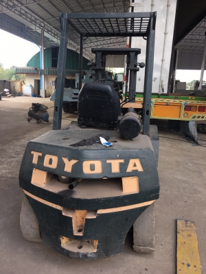 ขายโฟล์คลิฟท์โตโยต้า เครื่องดีเซล 3 ตันราคา160000