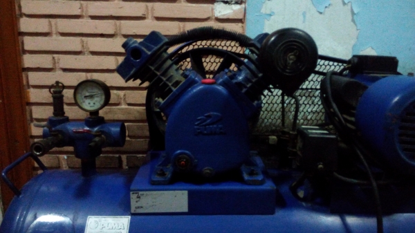 ปั๊มลมพูม่า92ลิตรไฟ220มอเตร์1แรงใช้งานได้ปกติ