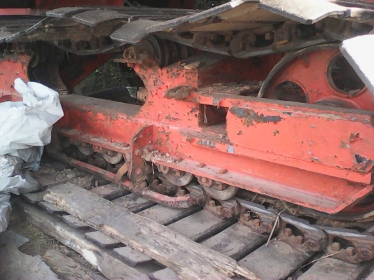 ขายวิเชียร การช่างรถสภาพดีครับ เครื่อง 6HH1 210 Turbo ตัวเดิน 10 ht โซ่แน่น แทร็คเต๋ม