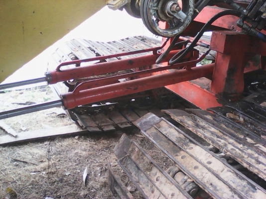 ขายวิเชียร การช่างรถสภาพดีครับ เครื่อง 6HH1 210 Turbo ตัวเดิน 10 ht โซ่แน่น แทร็คเต๋ม