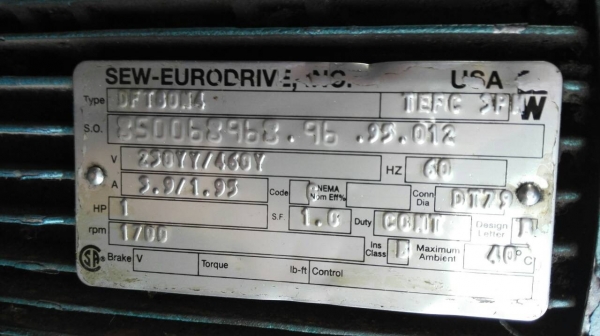 Sell>> มอเตอร์เกียร์ SEW Eurodrive Made in USA. 1 HP. 380V. ทด 1:60 เพลาออก 2 ทาง ความเร็วรอบ 23 RPM. สวยสดนอก!!