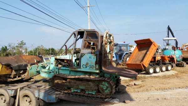 ขาย รถแทร็กเตอร์ดันดิน BULLDOZER IWAFUJI S50 เครื่อง ISUZU 4 สูบ