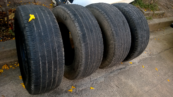 ยางmichelin tour hp 265 70 16 ปี12 สภาพดีใช้ได้อีกนานสวยทุกเส้นไม่มีบวม