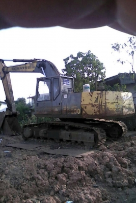 แบ็คโฮ KOMATSU PC200-5