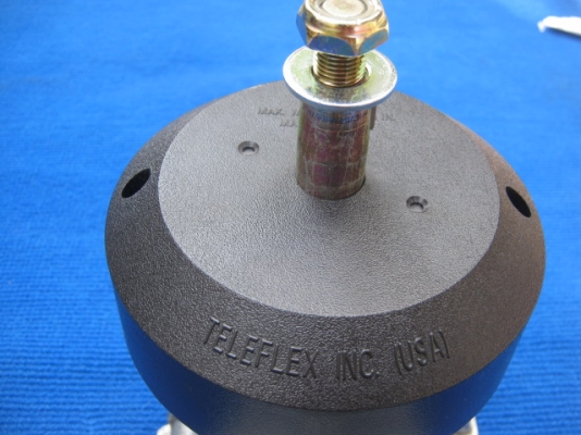 ขายกระปุกพวงมาลัยเรือ อย่างดี ยี่ห้อ Teleflex ของใหม่(ปิดการขาย ขอบคุณTruck2handมากครับ)