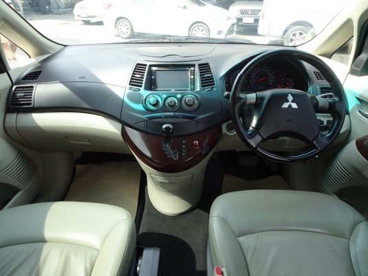 MITSUBISHI SPACE WAGON 2.4AT MITSUBISHI SPACE WAGON 2.4AT