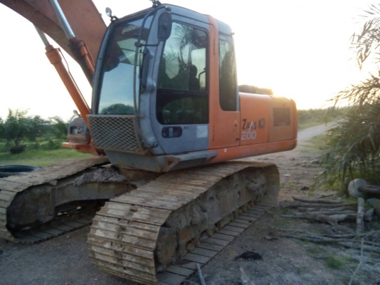 ขายรถแบคโฮ HITACHI ZX200-1 เอกสารเล่มทะเบียน 14900 ชม.ราคา 1350000