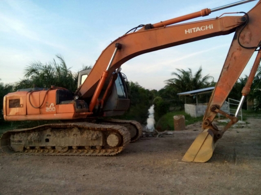 ขายรถแบคโฮ HITACHI ZX200-1 เอกสารเล่มทะเบียน 14900 ชม.ราคา 1350000