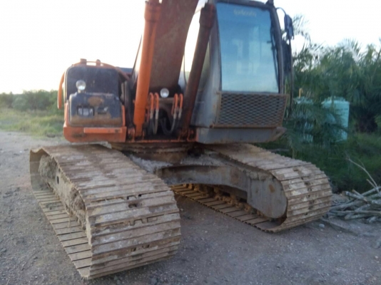 ขายรถแบคโฮ HITACHI ZX200-1 เอกสารเล่มทะเบียน 14900 ชม.ราคา 1350000