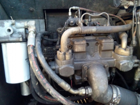 ขายรถแบคโฮ HITACHI ZX200-1 เอกสารเล่มทะเบียน 14900 ชม.ราคา 1350000