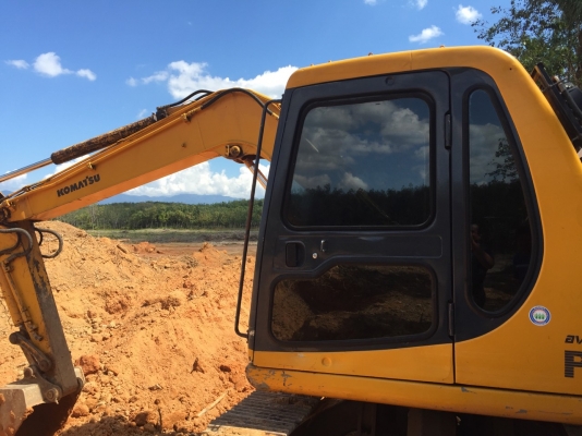 ขายรถแบคโฮ KOMATSU PC60-7 ระบบไฟเต็ม ใบมีดดันหน้า ไม่มีเอกสาร ซีเรียล 52908 ไมล์ 7337 ชม.ราคา 600000