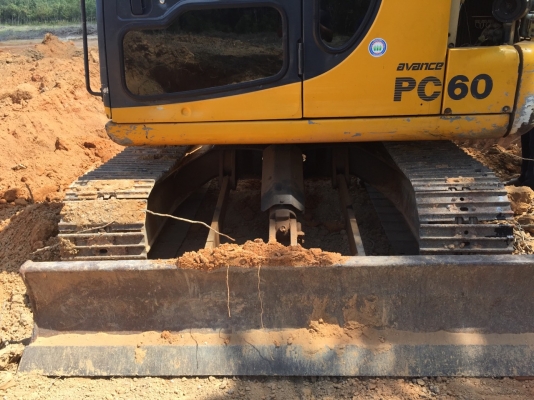 ขายรถแบคโฮ KOMATSU PC60-7 ระบบไฟเต็ม ใบมีดดันหน้า ไม่มีเอกสาร ซีเรียล 52908 ไมล์ 7337 ชม.ราคา 600000