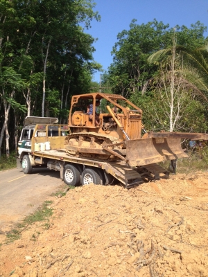 ขายรถแทรคเตอร์ KOMATSU D50A-15 ห้องเลี้ยวแห้ง ราคา 420000