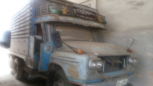 ขายด่วนครับ 10 ล้อหัวยาว ดั้มเพาเวอร์ 2 คัน เครื่อง EH700 กับ 6BG