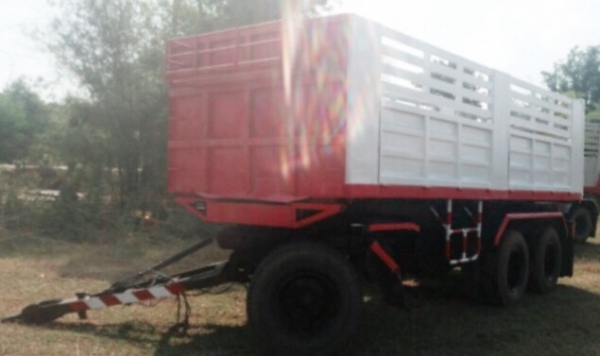 ขายด่วน ลูกพ่วง 3 คานดั๊มพ์ กระบะดั๊มพ์คอกเหล็กของอู่สหกิจ SHK ความยาว 6.40 เมตรสภาพสวยพร้อมบรรทุกหนักได้เลยครับ 3 คานยัดยังไม่ลงเล่มขายตามสภาพนะครับ ช่วงล่างคัชซีสวยไม่มีบิดไม่มีบวม ยางสภาพดีโดยรวมประมาณ 60\% พร้อมใช้งาน เอกสารทะเบียนครบพร้อม ราคาต่อรองได