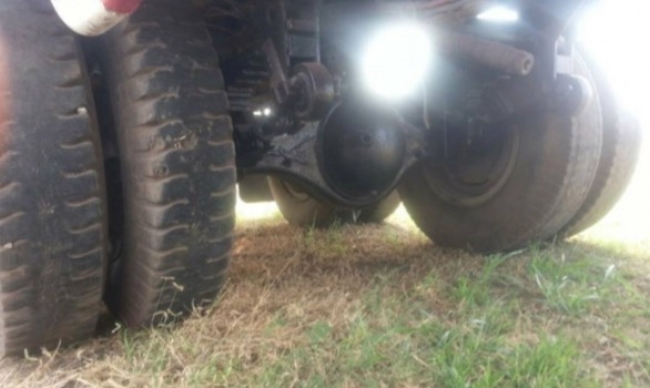 ขายด่วน ลูกพ่วง 3 คานดั๊มพ์ กระบะดั๊มพ์คอกเหล็กของอู่สหกิจ SHK ความยาว 6.40 เมตรสภาพสวยพร้อมบรรทุกหนักได้เลยครับ 3 คานยัดยังไม่ลงเล่มขายตามสภาพนะครับ ช่วงล่างคัชซีสวยไม่มีบิดไม่มีบวม ยางสภาพดีโดยรวมประมาณ 60\% พร้อมใช้งาน เอกสารทะเบียนครบพร้อม ราคาต่อรองได