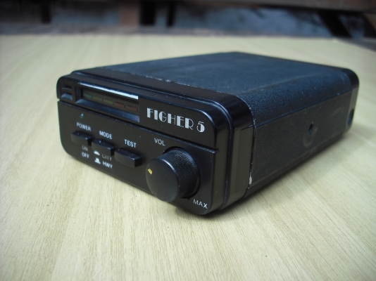 เครื่องตรวจจับความเร็วพร้อมตัวกวนสัญญาณ เครื่องตรวจจับความเร็วพร้อมตัวกวนสัญญาณ