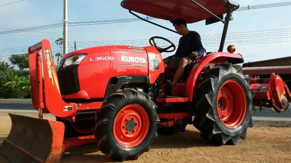 หาชื้อรถไถคูโบต้า L3608 เชิณมาหาเราครับ มีไบมีดตราช้าง1อันสวยๆเดิมๆ โลตาลีตราช้าง1อันพร้อมไช้งานทะเบียนพร้อม  ขายใน  ราคา295000บาท รถอยู่วังบัว คลองขลุง กำแพงเพชร    สนใจสอบุถามได้ที่081 3655997 อำพร  พาเจริญ  ราคาต่อรองได้อีกนะครับ