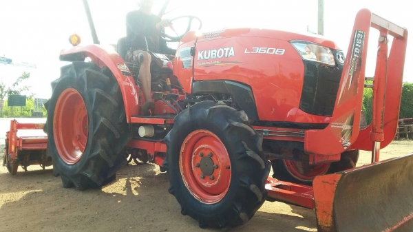 หาชื้อรถไถคูโบต้า L3608 เชิณมาหาเราครับ มีไบมีดตราช้าง1อันสวยๆเดิมๆ โลตาลีตราช้าง1อันพร้อมไช้งานทะเบียนพร้อม  ขายใน  ราคา295000บาท รถอยู่วังบัว คลองขลุง กำแพงเพชร    สนใจสอบุถามได้ที่081 3655997 อำพร  พาเจริญ  ราคาต่อรองได้อีกนะครับ