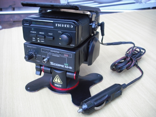 เครื่องตรวจจับความเร็วพร้อมตัวกวนสัญญาณ เครื่องตรวจจับความเร็วพร้อมตัวกวนสัญญาณ