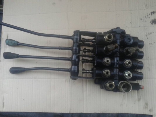 ขายคอนโทรลวาล์ว 4 แกน พร้อมใช้งาน ชุดละ 4,200 บาท