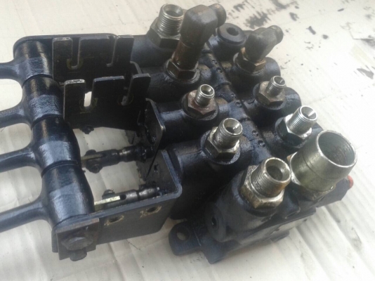 ขายคอนโทรลวาล์ว 4 แกน พร้อมใช้งาน ชุดละ 4,200 บาท