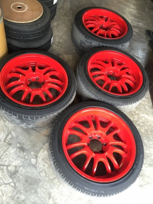 ขายแม็ก ขอบ20 พร้อมยางถูกๆครับ