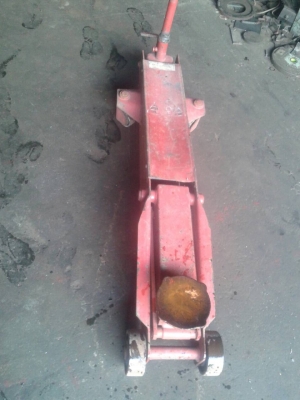 ขายแม่แรงตะเข้ ขนาด 4 ตัน พร้อมใช้งาน ราคา 8,500 บาท