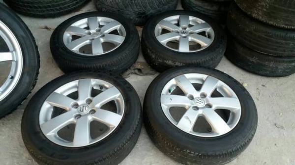 ล้อขอบ 15 4 รู 100 พร้อมยางชุดล่ะ 3500