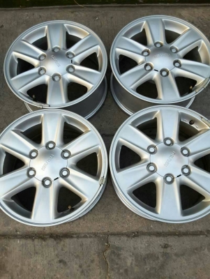 ล้อ isuzu ขอบ 16 6รู ชุดล่ะ 4900