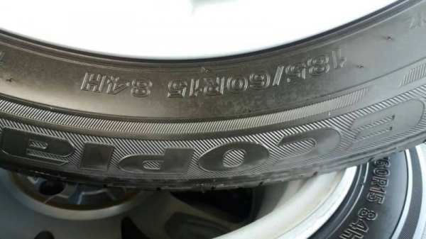 ยาง bridgestone 185 60 15 ปี 15 ชุดล่ะ 8000