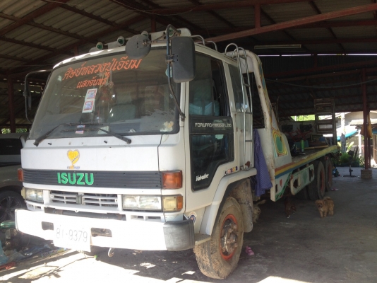 รถเกี่ยวข้าวพร้อมรถหกล้อ รถเกี่ยวข้าวพร้อมรถหกล้อ