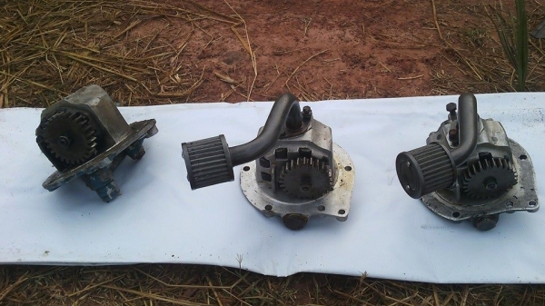 ขายปั้มขาวฟอร์ด  77และฟอร์ด  6600  ขายได้ขายเลยอยากได้ราคาแค่ไหนบอกมา