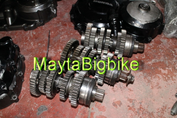 อะไหล่เครื่อง CB400 จากนอก ครบทั้งลูก