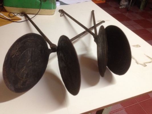 ขายที่ทำทองม้วน ลายเก่า 2 คู่ราคา 600 บาท