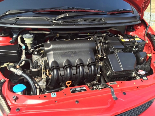 ขาย HONDA JAZZ โฉมแรก ปี 2004 สีแดง แอร์เย็น ขับนิ่งมาก ขับดีมาก ภายในสะอาด ไม่เคยติดแก็ส วิ่ง 140000 โล แม็กขอบ 17 ดอกเต็ม ส