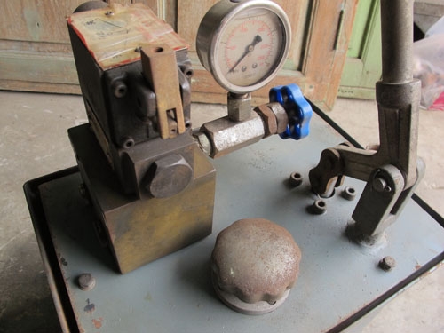 ขายเครื่องปั๊มไฮดรอลิคมือโยกของใหม่เก่าเก็บมี5ตัว ขายเครื่องปั๊มไฮดรอลิคมือโยกของใหม่เก่าเก็บมี5ตัว