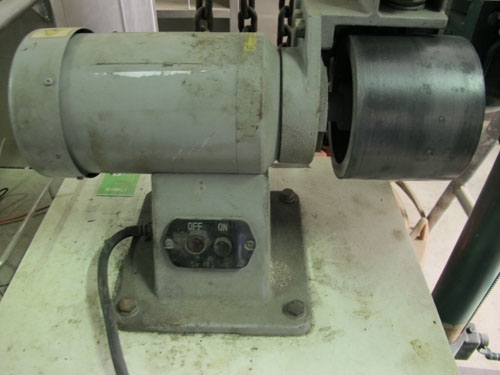 ขายเครื่องขัดกระดาษทรายสายพานResinderมอเตอร์รอบจัดของญี่ปุ่นใช้ไฟ3เฟส380โวล์ท