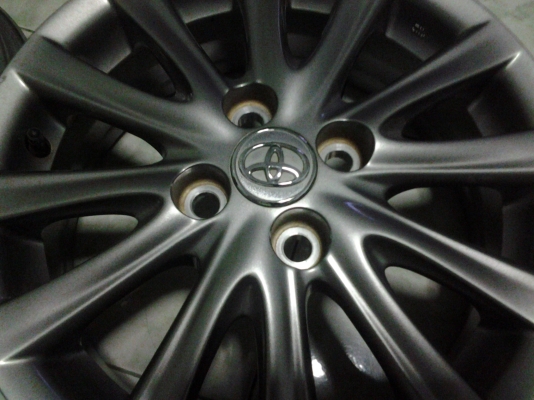 แม็กtoyota vios ขอบ15 รมดำ