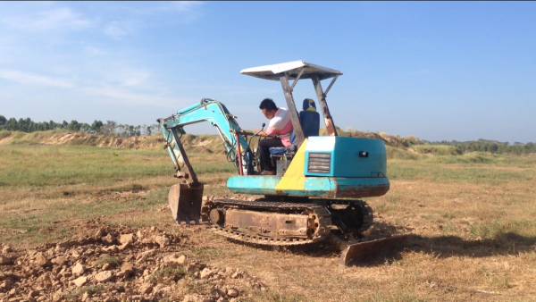 ขายรถแบคโฮล KOMATSU PC30-5 (มีภาพวีดีโอ) ราคา 185,000 บาท รถสภาพดีพร้อมใช้งาน เอกสารใบอินวอย สนใจโทรสอบถามรายละเอียดได้ครับ คุณ ชัยยา สตึก โทร 081-9972972 089-8451778