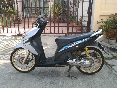 ขายมอไซค์ ปี49 ฮอนด้า คลิ๊ก เครื่อง110cc. เครื่องดี รถสภาพยังดี ใช้งานได้ ภาษีขาด2ปี ต่อได้เลย เล่มทะเบียน+ชุดโอนครบ ขายถูกๆครับ