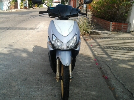 ขายมอไซค์ ปี49 ฮอนด้า คลิ๊ก เครื่อง110cc. เครื่องดี รถสภาพยังดี ใช้งานได้ ภาษีขาด2ปี ต่อได้เลย เล่มทะเบียน+ชุดโอนครบ ขายถูกๆครับ